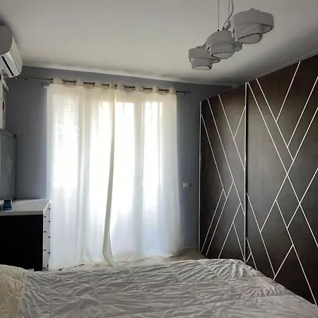 Apartment Apartment *