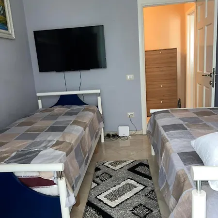 Apartment Apartment *